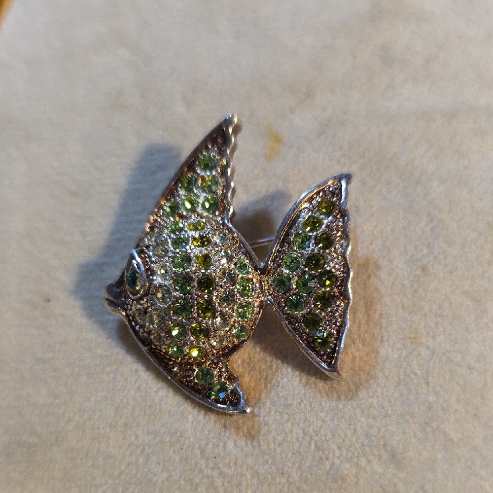 Goldtone Beta Fish Brooch with Green Accents NWT Modern